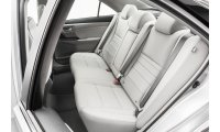 2017-Toyota-Camry-rear-seat-01_list.jpg