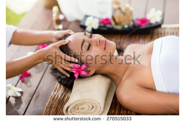 stock-photo-masseur-doing-massage-the-head-of-an-asian-woman-in-the-spa-salon-270515033_gallery.jpg