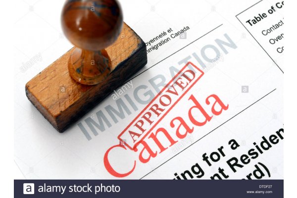 immigration-approved-canada-text-DTDF27_gallery.jpg